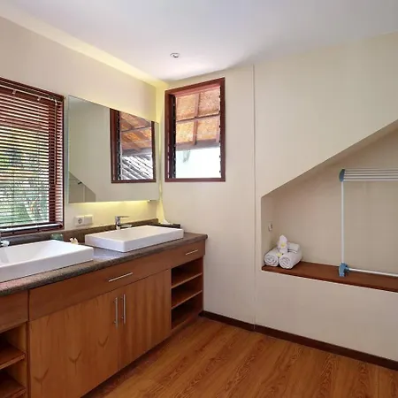 Super Value 4 Bedroom, Walk To Bintang Supermarket Seminyak  Exterior photo