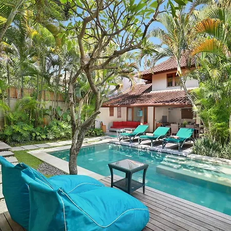 Super Value 4 Bedroom, Walk To Bintang Supermarket Seminyak  Exterior photo