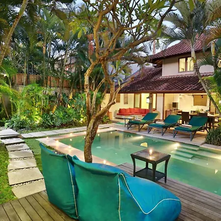 Super Value 4 Bedroom, Walk To Bintang Supermarket Seminyak  Exterior photo